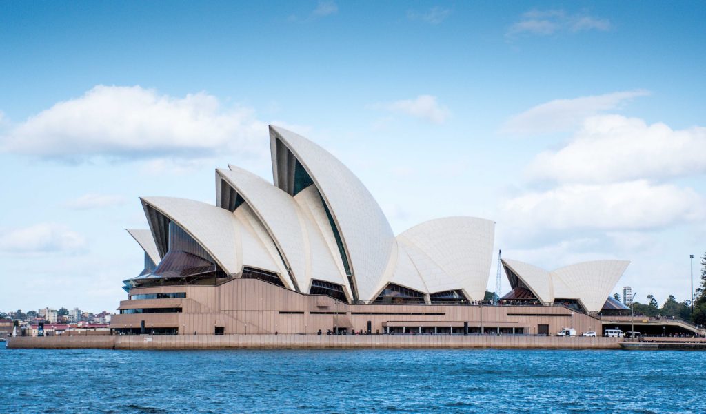 Sydney Opera House — a pivotal project in the history of modern architecture, which redefined the relationship between form and structure, turning the architectural mass into a globally recognized urban landmark with an enduring symbolic presence.